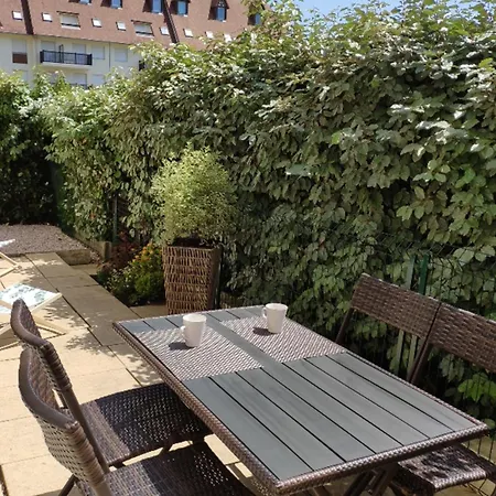 Appartement Appt De Charme Close To The With Terrace