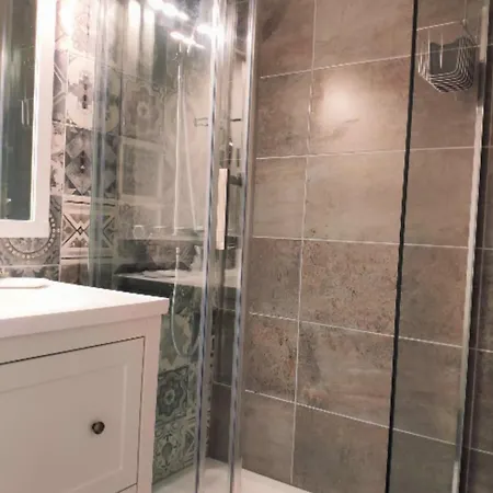 Appt De Charme Close To The With Terrace *