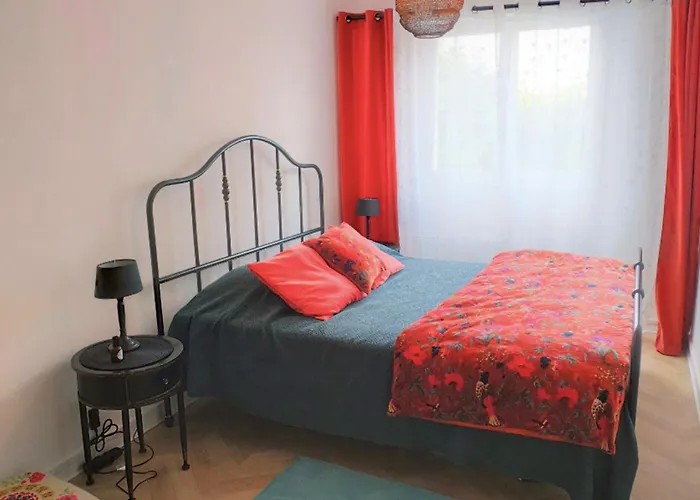 Appt De Charme Close To The With Terrace Apartment *